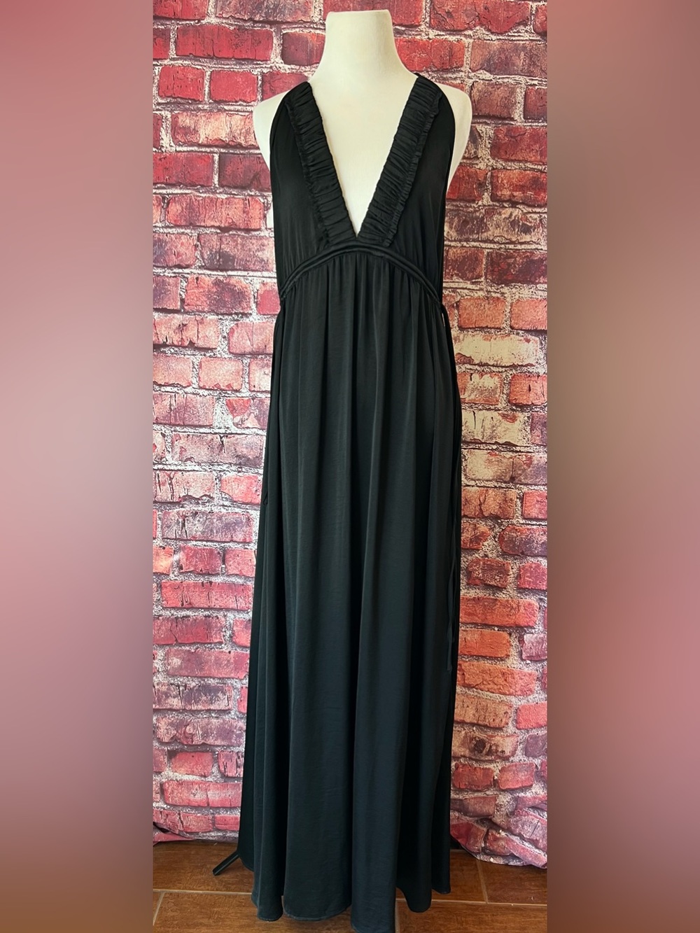 Grade & Gather Black Pleated V Neck Maxi Dress S